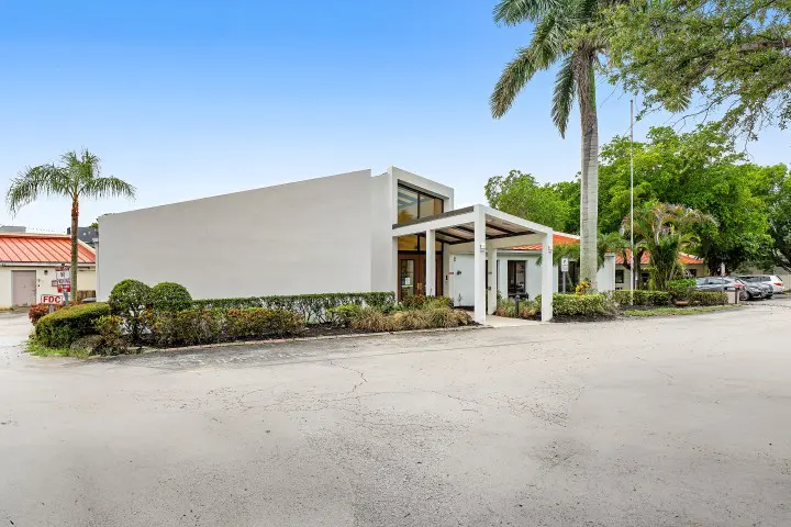 002-3601LakewoodBoulevard-Naples-FL-34112-FULL (Small)