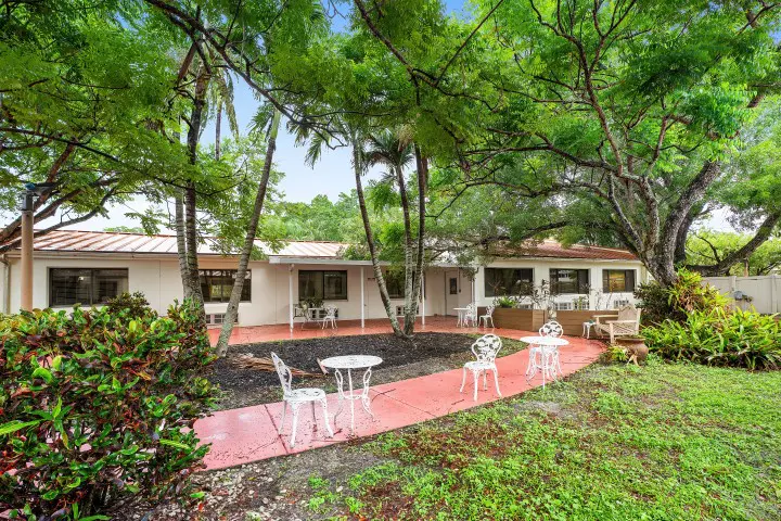 016-3601LakewoodBoulevard-Naples-FL-34112-FULL (Small)